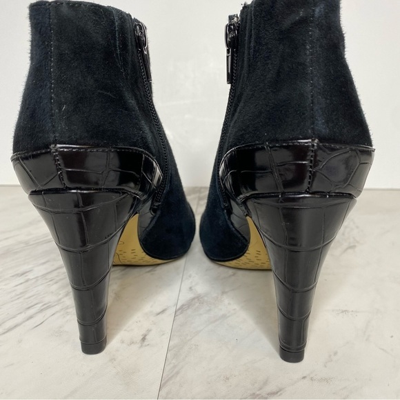 New! Bella Vita Brennan Black Suede Bootie 6.5 WW - Picture 4 of 14